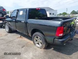 2017 Ram 1500 Express z VIN 3C6RR6KTXHG783074, wystawiony jako IAAI lot #42139881 z przebiegiem 158 633 mil mil oraz . Historia ofert i sprzedaży dostępna na DreamBid. Obrazek 3.