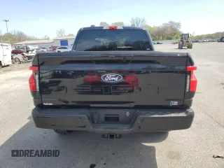 2024 Ford F-150 Lightning Flash с VIN 1FT6W3L74RWG03112, выставлен на аукционе Copart как лот 53782695 с пробегом 1 721 миль миль и Списание • Salvage title. История ставок и продаж доступна на DreamBid. Изображение 6.
