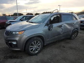 2013 Kia Sorento SX with VIN 5XYKWDA26DG383313, listed as a Copart auction lot 42489555 with 204,769 mi miles and Salvage Title. Bid and sale history available at carsss.com. Image 1.