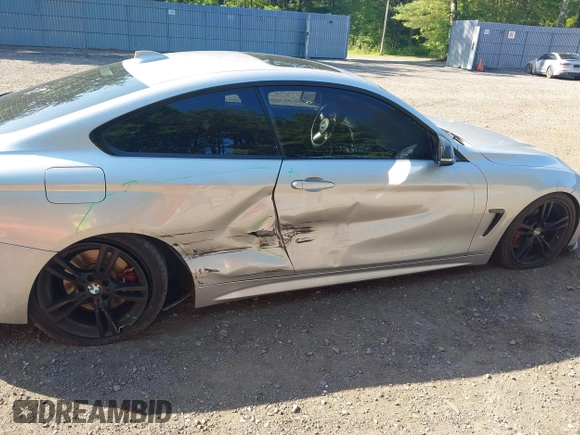 2015 BMW 4 Series 435i xDrive z VIN WBA3R5C51FK372061, wystawiony jako IAAI lot #42546096 z przebiegiem 163 692 mil mil oraz . Historia ofert i sprzedaży dostępna na DreamBid. Obrazek 13.