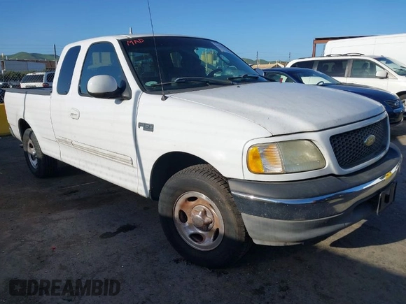 2002 Ford F-150 XL with VIN 1FTRX17292NB12320, listed as a IAAI auction lot 41904506 with 89,191 mi miles. Bid and sale history available at carsss.com. Image 1.