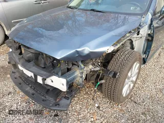 2015 Mazda 6 i Sport with VIN JM1GJ1U54F1193781, listed as a IAAI auction lot 40891523 with 95,196 mi miles. Bid and sale history available at carsss.com. Image 6.