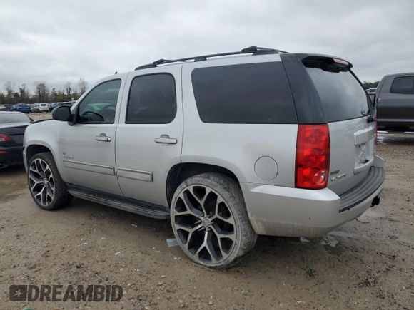 2011 GMC Yukon SLE with VIN 1GKS1AE06BR111692, listed as a Copart auction lot 88252545 with 187,740 mi miles and Salvage Title. Bid and sale history available at carsss.com. Image 2.