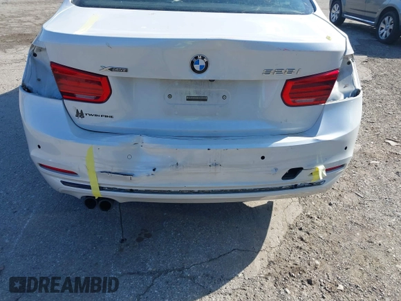 2016 BMW 3 Series 328i xDrive z VIN WBA8E3G51GNU00179, wystawiony jako IAAI lot #42292023 z przebiegiem 106 513 mil mil oraz . Historia ofert i sprzedaży dostępna na DreamBid. Obrazek 6.
