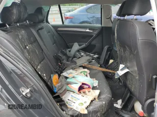 2019 Volkswagen Golf SEL Premium z VIN WVWPR7AU0KW913047, wystawiony jako Copart lot #57083805 z przebiegiem Nie podano mil oraz Szkoda całkowita • Salvage title. Historia ofert i sprzedaży dostępna na DreamBid. Obrazek 11.