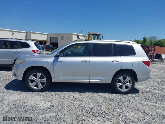 2008 Toyota Highlander Sport with VIN JTEDS43A782035038, listed as a IAAI auction lot 42038615 with 278,109 mi miles. Bid and sale history available at carsss.com. Image 14.