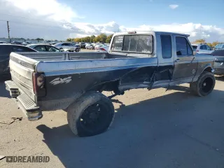 1996 Ford F-250 with VIN 1FTHX26F9TEB37631, listed as a Copart auction lot 79043774 with NaN miles and Salvage Title. Bid and sale history available at carsss.com. Image 3.