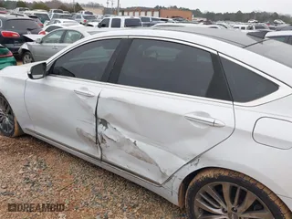 2015 Hyundai Genesis 5.0L with VIN KMHGN4JF8FU073687, listed as a IAAI auction lot 41118050 with 125,296 mi miles. Bid and sale history available at carsss.com. Image 6.