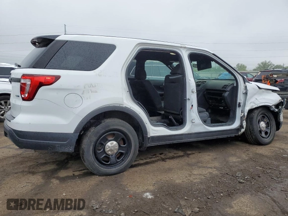 2018 Ford Police Interceptor Utility z VIN 1FM5K8AR8JGC95414, wystawiony jako Copart lot #58064665 z przebiegiem 120 873 mil mil oraz Czysty tytuł • Clean title. Historia ofert i sprzedaży dostępna na DreamBid. Obrazek 3.