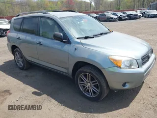 2008 Toyota RAV4 with VIN JTMBD33V285204545, listed as a IAAI auction lot 42128723 with 198,122 mi miles. Bid and sale history available at carsss.com. Image 1.