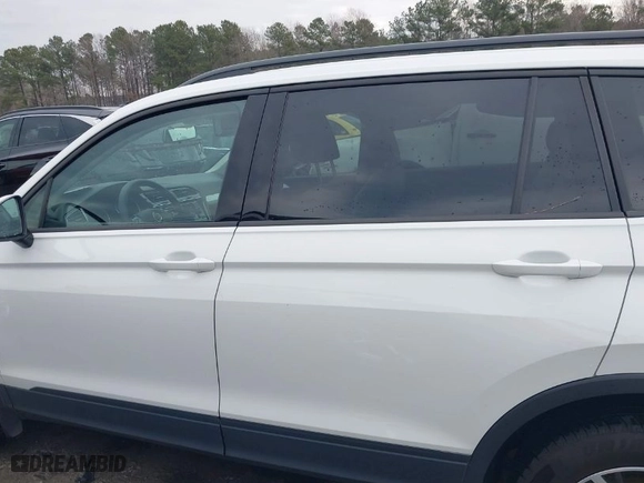 2021 Volkswagen Tiguan S with VIN 3VV1B7AX5MM045667, listed as a IAAI auction lot 41256945 with 90,523 mi miles. Bid and sale history available at carsss.com. Image 15.