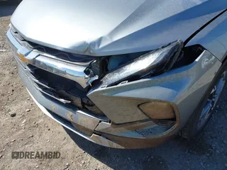 2025 Chevrolet Blazer LT с VIN 3GNKBHR41SS192166, выставлен на аукционе IAAI как лот 42720283 с пробегом 8 678 миль миль и . История ставок и продаж доступна на DreamBid. Изображение 6.