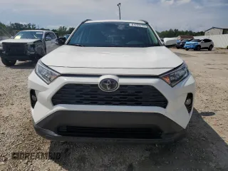 2020 Toyota RAV4 XLE with VIN JTMW1RFV8LD060197, listed as a Copart auction lot 61223725 with 33,135 mi miles and Salvage title. Bid and sale history available at DreamBid. Image 5.