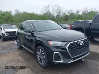 2024 Audi Q5 S line Premium z VIN WA1GAAFY0R2145033, wystawiony jako IAAI lot #41817546 z przebiegiem 1 277 mil mil oraz . Historia ofert i sprzedaży dostępna na DreamBid. Obrazek 1.