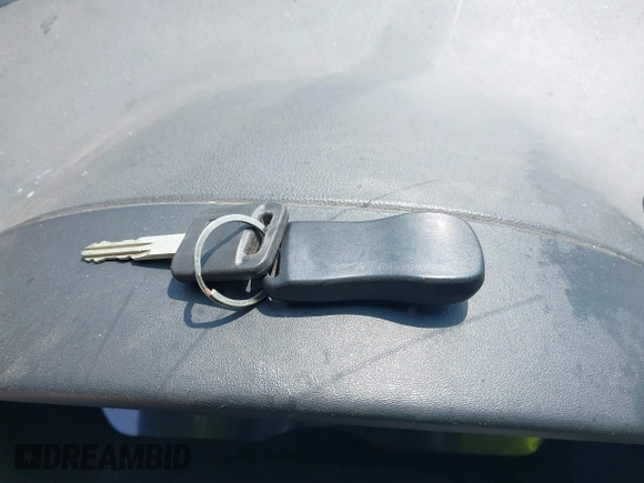 2008 Nissan Sentra S z VIN 3N1AB61E98L666254, wystawiony jako IAAI lot #42412586 z przebiegiem 197 876 mil mil oraz . Historia ofert i sprzedaży dostępna na DreamBid. Obrazek 11.