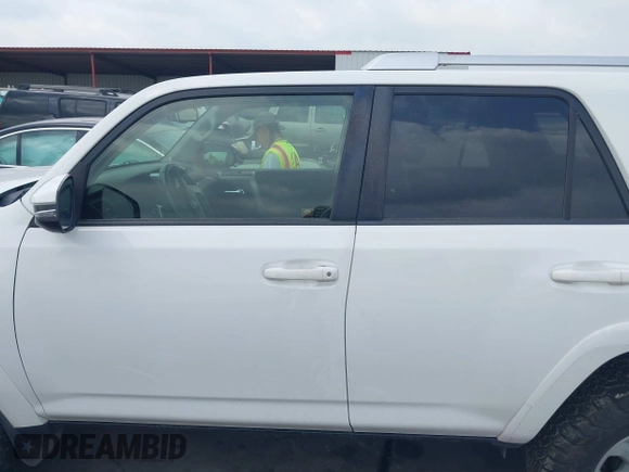 2016 Toyota 4Runner Limited with VIN JTEBU5JR1G5387870, listed as a IAAI auction lot 41944390 with 145,876 mi miles and . Bid and sale history available at DreamBid. Image 14.