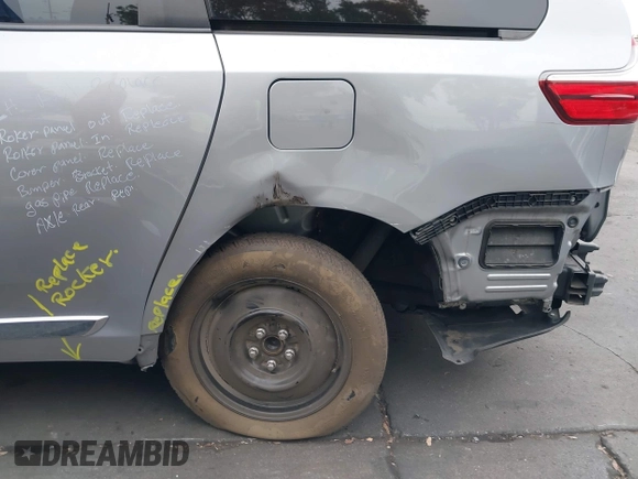 2017 Toyota Sienna LE Auto Access Seat z VIN 5TDKZ3DC9HS841120, wystawiony jako IAAI lot #42755500 z przebiegiem 65 952 mil mil oraz . Historia ofert i sprzedaży dostępna na DreamBid. Obrazek 6.