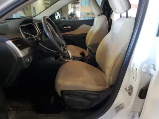 2016 Jeep Cherokee Sport z VIN 1C4PJLAB2GW207588, wystawiony jako Copart lot #62684275 z przebiegiem 88 885 mil mil oraz Szkoda całkowita • Salvage title. Historia ofert i sprzedaży dostępna na DreamBid. Obrazek 7.