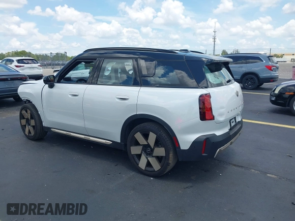 2025 MINI Countryman S with VIN WMZ23GA06S7R31166, listed as a IAAI auction lot 42393335 with 2,531 mi miles and . Bid and sale history available at DreamBid. Image 3.