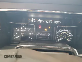 2012 Lincoln Navigator z VIN 5LMJJ3J58CEL08952, wystawiony jako Copart lot #57783665 z przebiegiem 185 263 mil mil oraz Szkoda całkowita • Salvage title. Historia ofert i sprzedaży dostępna na DreamBid. Obrazek 9.