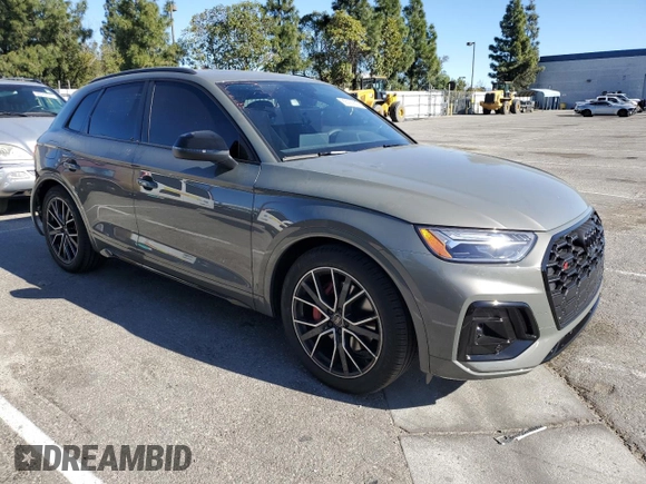2025 Audi SQ5 Premium Plus with VIN WA1B4AFY6S2036938, listed as a Copart auction lot 88290625 with 449 mi miles and Salvage Title. Bid and sale history available at DreamBid. Image 4.