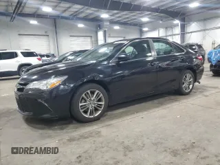 2015 Toyota Camry XLE z VIN 4T1BF1FK8FU921689, wystawiony jako Copart lot #55825225 z przebiegiem 116 438 mil mil oraz Szkoda całkowita • Salvage title. Historia ofert i sprzedaży dostępna na DreamBid. Obrazek 1.