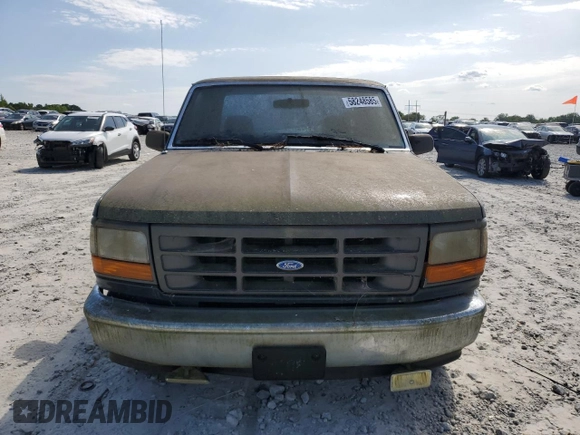1994 Ford F-150 z VIN 1FTEX15N3RKB84136, wystawiony jako Copart lot #58248585 z przebiegiem 181 787 mil mil oraz Czysty tytuł • Clean title. Historia ofert i sprzedaży dostępna na DreamBid. Obrazek 5.