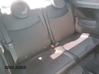 2015 FIAT 500e z VIN 3C3CFFGE3FT642311, wystawiony jako Copart lot #57159595 z przebiegiem Nie podano mil oraz Tytuł czysty. Historia ofert i sprzedaży dostępna na DreamBid. Obrazek 10.