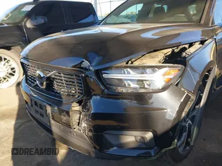 2020 Volvo XC40 R-Design с VIN YV4162UM6L2224973, выставлен на аукционе IAAI как лот 41646446 с пробегом 61 156 миль миль и . История ставок и продаж доступна на DreamBid. Изображение 6.