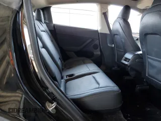 2024 Tesla Model Y Performance z VIN 7SAYGDEFXRF037934, wystawiony jako Copart lot #52126255 z przebiegiem 27 366 mil mil oraz Szkoda całkowita • Salvage title. Historia ofert i sprzedaży dostępna na DreamBid. Obrazek 10.