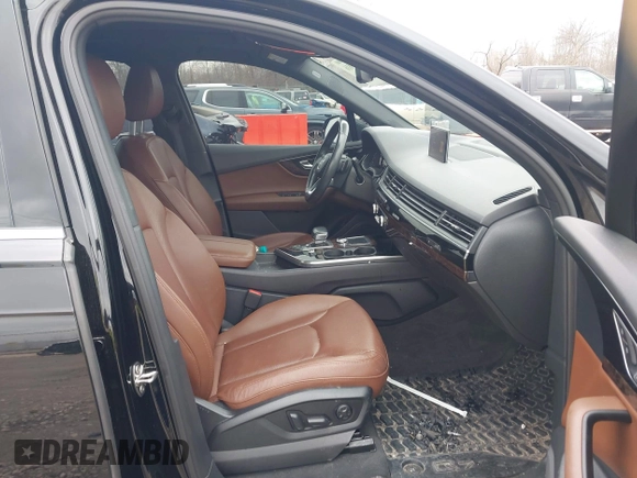 2018 Audi Q7 Premium Plus with VIN WA1LAAF71JD034960, listed as a IAAI auction lot 42075816 with 107,481 mi miles. Bid and sale history available at carsss.com. Image 5.