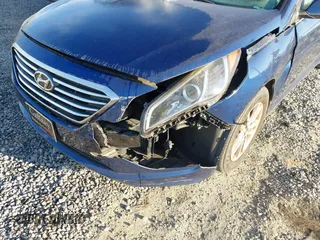 2016 Hyundai Sonata SE with VIN 5NPE24AF1GH333265, listed as a IAAI auction lot 42038162 with 109,346 mi miles and . Bid and sale history available at carsss.com. Image 6.