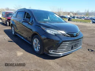 2024 Toyota Sienna Limited with VIN 5TDZSKFC8RS145490, listed as a IAAI auction lot 41995117 with 10,826 mi miles and . Bid and sale history available at DreamBid. Image 1.