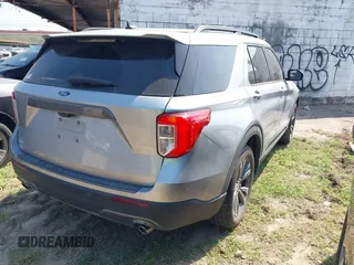 2022 Ford Explorer XLT z VIN 1FMSK7DH8NGB98882, wystawiony jako IAAI lot #41927913 z przebiegiem 48 179 mil mil oraz . Historia ofert i sprzedaży dostępna na DreamBid. Obrazek 4.