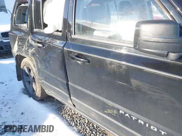 2014 Jeep Patriot Latitude with VIN 1C4NJPFAXED681859, listed as a IAAI auction lot 41271373 with 173,529 mi miles and . Bid and sale history available at DreamBid. Image 6.