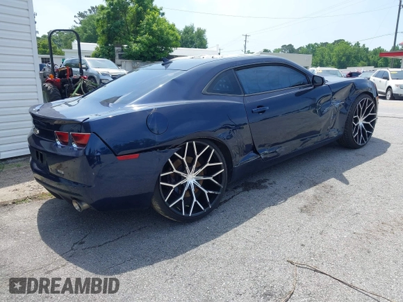 2010 Chevrolet Camaro 2SS z VIN 2G1FK1EJ9A9225884, wystawiony jako IAAI lot #42294998 z przebiegiem 197 908 mil mil oraz . Historia ofert i sprzedaży dostępna na DreamBid. Obrazek 4.