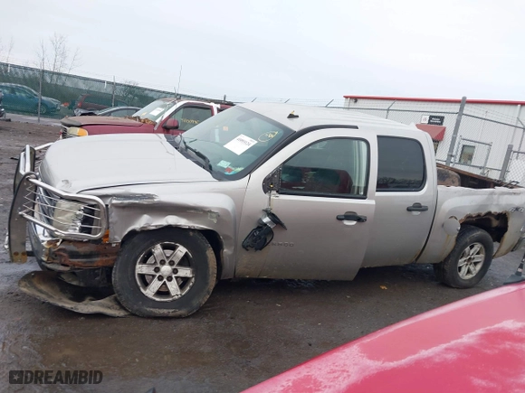 2007 Chevrolet Silverado 1500 LS with VIN 2GCEK13C071562250, listed as a IAAI auction lot 41093124 with 210,192 mi miles. Bid and sale history available at carsss.com. Image 14.