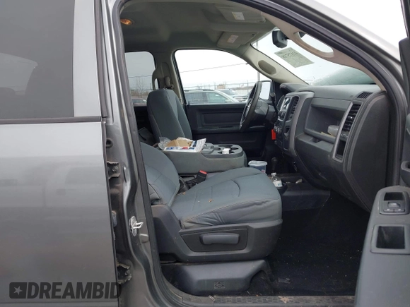 2013 Ram 2500 Tradesman с VIN 3C6UR5CL6DG549771, выставлен на аукционе IAAI как лот 41875718 с пробегом 243 458 миль миль и . История ставок и продаж доступна на DreamBid. Изображение 5.