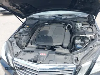 2013 Mercedes-Benz E 350 Luxury z VIN WDDHF5KB8DA727907, wystawiony jako IAAI lot #42476164 z przebiegiem 195 140 mil mil oraz . Historia ofert i sprzedaży dostępna na DreamBid. Obrazek 10.