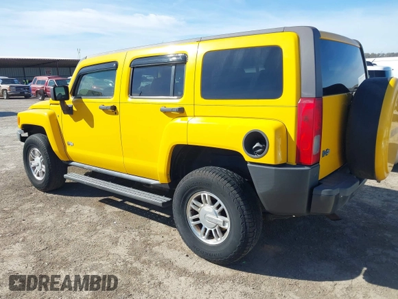 2006 Hummer H3 with VIN 5GTDN136168265845, listed as a IAAI auction lot 41798107 with 147,088 mi miles. Bid and sale history available at carsss.com. Image 3.