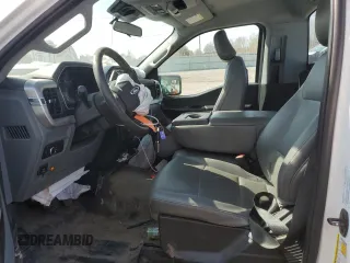 2022 Ford F-150 XL z VIN 1FTMF1CB3NKD00582, wystawiony jako Copart lot #53456805 z przebiegiem Nie podano mil oraz Nie do naprawy • Non repairable. Historia ofert i sprzedaży dostępna na DreamBid. Obrazek 7.