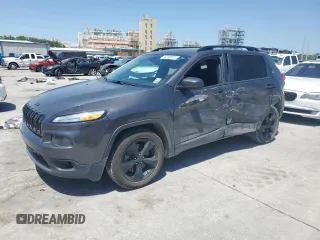 2018 Jeep Cherokee Latitude with VIN 1C4PJLCB4JD538320, listed as a Copart auction lot 52450105 with 82,674 mi miles and Salvage Title. Bid and sale history available at carsss.com. Image 1.
