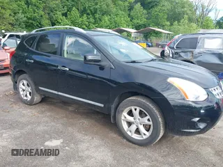 2011 Nissan Rogue SV z VIN JN8AS5MV8BW304439, wystawiony jako IAAI lot #42311058 z przebiegiem 103 026 mil mil oraz . Historia ofert i sprzedaży dostępna na DreamBid. Obrazek 1.