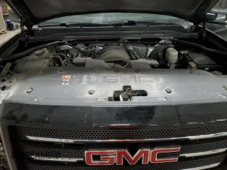 2015 GMC Sierra 1500 SLE z VIN 1GTV2UEC6FZ379178, wystawiony jako Copart lot #42980755 z przebiegiem 141 379 mil mil oraz Szkoda całkowita • Salvage title. Historia ofert i sprzedaży dostępna na DreamBid. Obrazek 11.