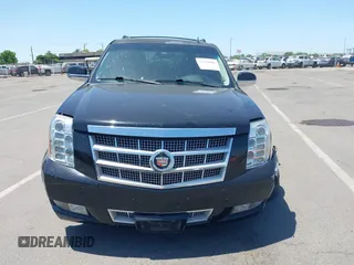 2014 Cadillac Escalade ESV Platinum z VIN 1GYS3KEF5ER161787, wystawiony jako IAAI lot #42358806 z przebiegiem 120 317 mil mil oraz . Historia ofert i sprzedaży dostępna na DreamBid. Obrazek 12.