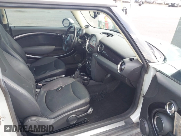 2011 MINI Hardtop with VIN WMWSU3C57BT095208, listed as a IAAI auction lot 42174483 with 70,447 mi miles and . Bid and sale history available at DreamBid. Image 5.