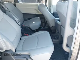 2024 Toyota Sienna XLE z VIN 5TDJRKEC8RS219789, wystawiony jako IAAI lot #41655786 z przebiegiem 1612 mil mil oraz . Historia ofert i sprzedaży dostępna na DreamBid. Obrazek 8.