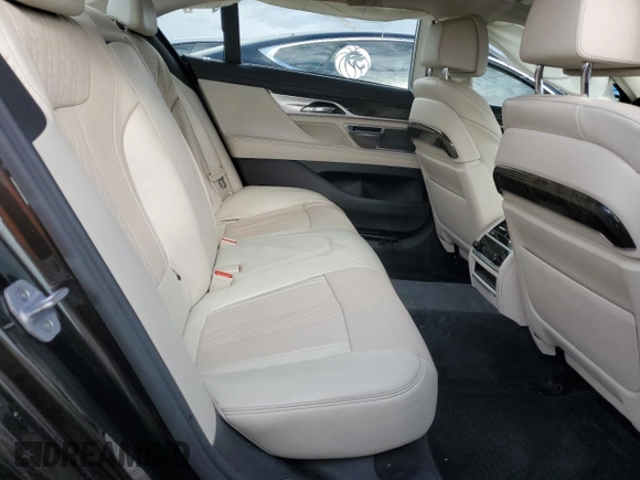 2017 BMW 7 Series 740i xDrive with VIN WBA7E4C3XHGV23345, listed as a Copart auction lot 40793704 with 71,046 mi miles. Bid and sale history available at carsss.com. Image 11.