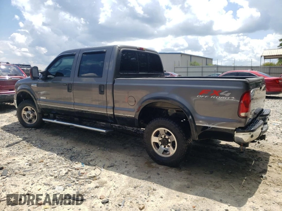 2005 Ford F-250 XL with VIN 1FTSW21P25EC64412, listed as a Copart auction lot 61992935 with 165,296 mi miles and Salvage title. Bid and sale history available at DreamBid. Image 2.
