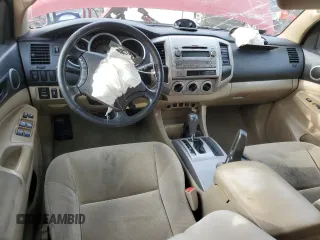 2010 Toyota Tacoma PreRunner z VIN 3TMJU4GN2AM106935, wystawiony jako Copart lot #55923065 z przebiegiem Nie podano mil oraz Szkoda całkowita • Salvage title. Historia ofert i sprzedaży dostępna na DreamBid. Obrazek 8.